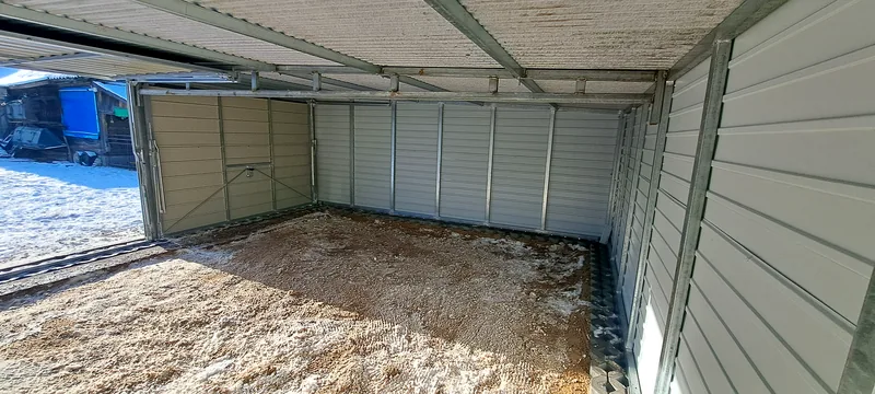 Plechová garáž 6 × 5 m s dvoma bránami, fotografia realizácie 5